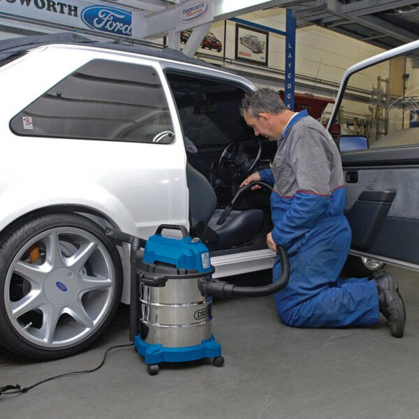 Wet and Dry Vacuum Cleaner